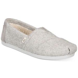 TOMS Grey Felt Faux Shearling Slip On Sneakers Size 9